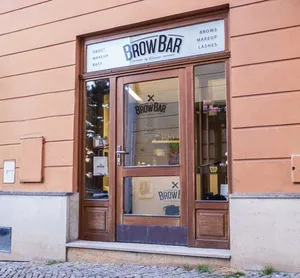 Vstup do salonu Brow Bar Jihlava